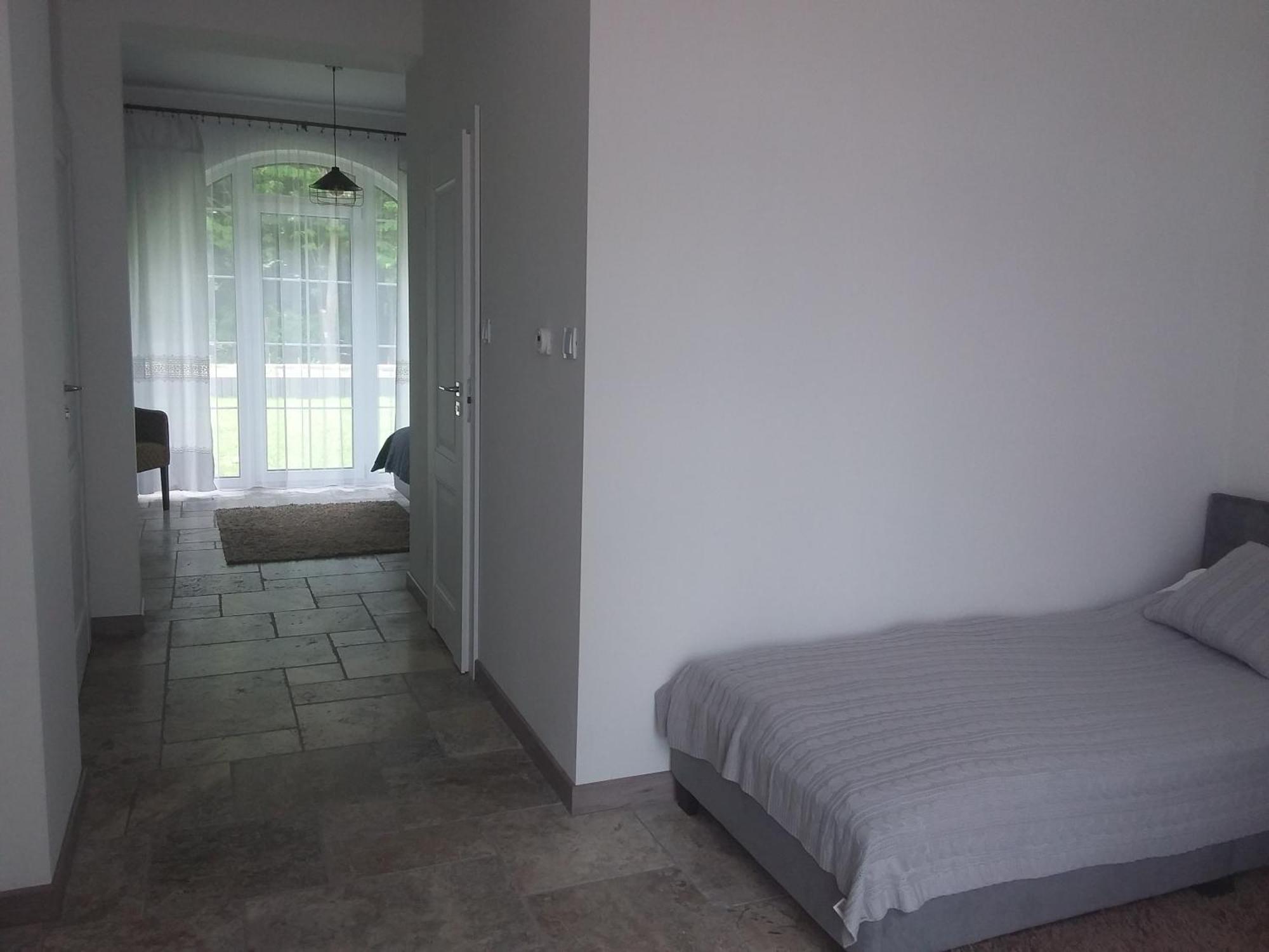 Dworek Akacja Uslugi Hotelarskie ヤノビエツ エクステリア 写真